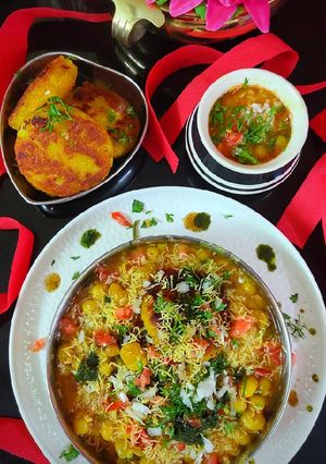 A picture of Ragda Pattice.