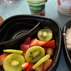 A picture of Strawberry kiwi bowls.
