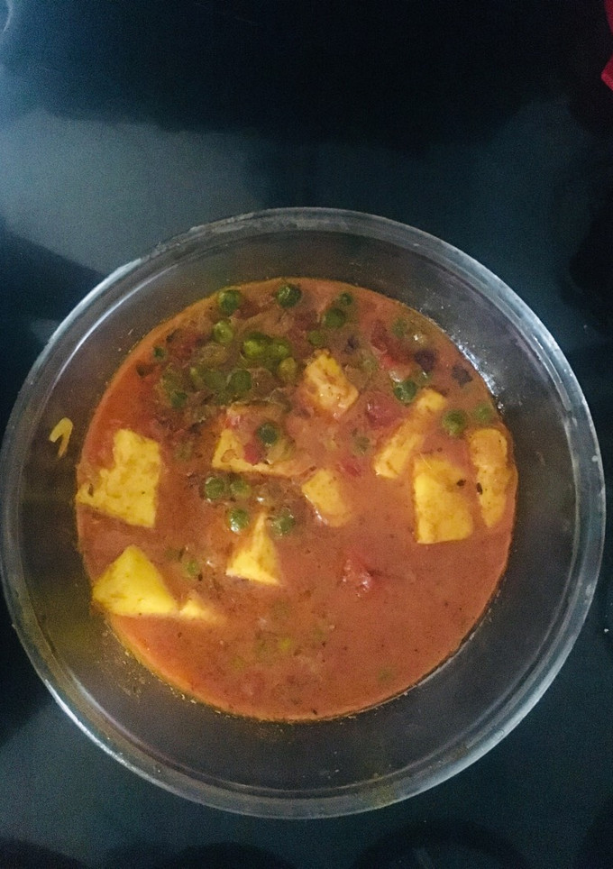 A picture of Mutter Paneer.