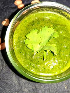 मूंगफली हरे धनिये की चटनी (moongfali hare dhaniye ki chutney recipe in Hindi) रेसिपी मुख्य फोटो