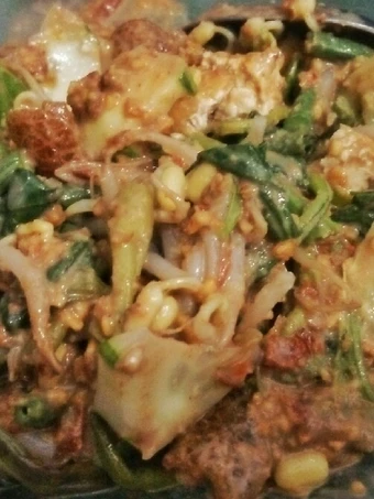 Langkah Mudah untuk Menyiapkan Resep Rujak sayur a.k.a Rujak petis / rujak cingur yang Bikin Ngiler Anti Ribet, Mantap