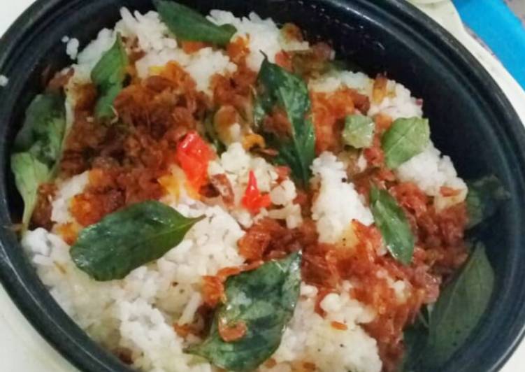 Nasi liwet rebon pedas pakai magicom