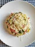 Risotto con zucchine y salame