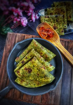मेथी के पराठे(Methi paratha recipe in Hindi) रेसिपी मुख्य फोटो
