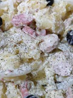 Una foto de Ensalada de salchichas alemanas 🇩🇪