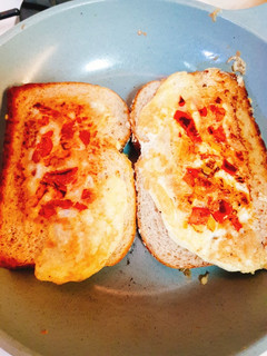 Una foto de Omelette al Sándwich