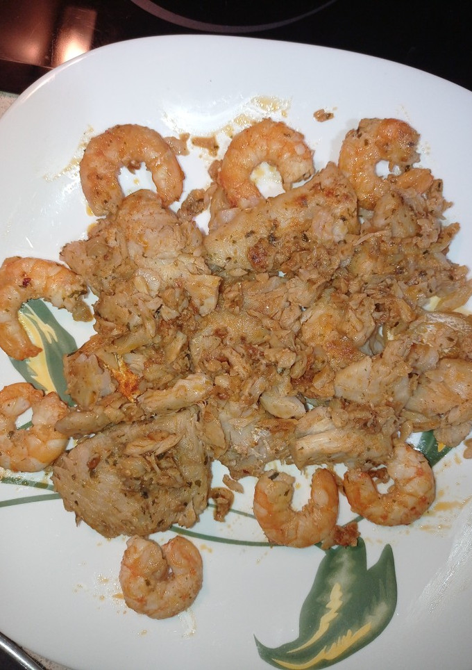 Una foto de Rape con langostinos