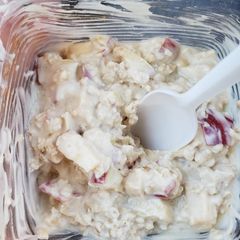 A picture of Caramel apple over night oats.