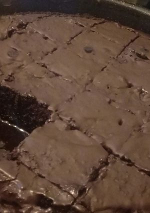 Φωτογραφία της συνταγής Σοκολατόπιτα με σιρόπι και μαρέγκα