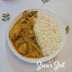 A picture of Thai Yellow Curry.