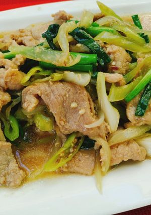 รูปของ หมูหมักนุ่มผัดพริกหยวก