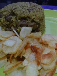 صورة لوصفة رز بالكبد والقوانص وبطاطس شيبسي
