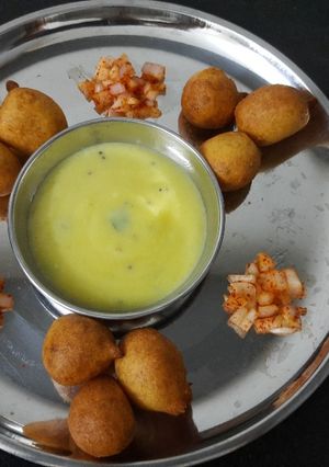 બેસન પકોડા (Besan Pakoda recipe in Gujarati) રેસીપી મુખ્ય ફોટો