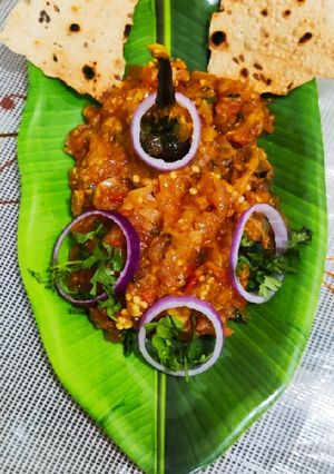 बैगन का भरता (baingan ka bharta recipe in Hindi) रेसिपी मुख्य फोटो