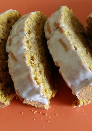 A picture of Vickys Oaty Pumpkin Loaf Cake, GF DF EF SF NF.