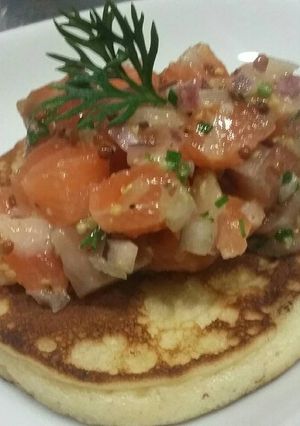 Foto principal de Blinis con tartar de salmón