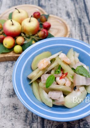 Hình của món Gỏi Mận Tôm Thịt.