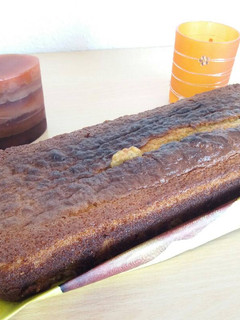 Una foto de Plum cake esponjoso de plátano 🍌