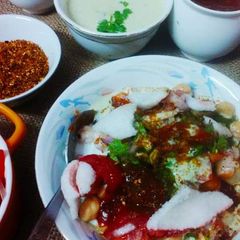 A picture of Dahi_vadas.