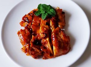 Hình của món Má đùi GÀ áp chảo.