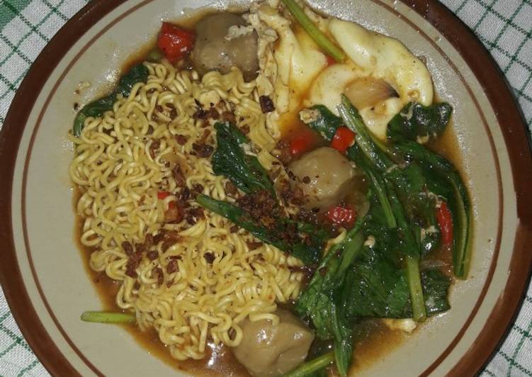 Resep Mie Instan Rebus yang Bikin Ngiler