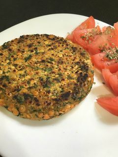 Una foto de Medallones de lentejas turcas y espinaca, sin gluten y veganos