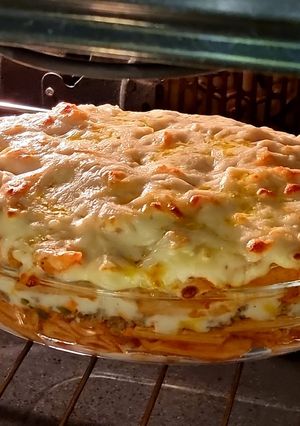 صورة لوصفة صينية المكرونة باللحمة المفرومة وصلصة الطماطم