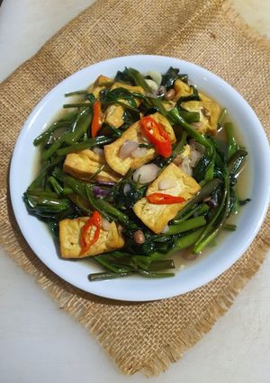 Foto resep Tumis kangkung tauco ala fe