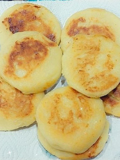 Una foto de Arepas con queso Colombia