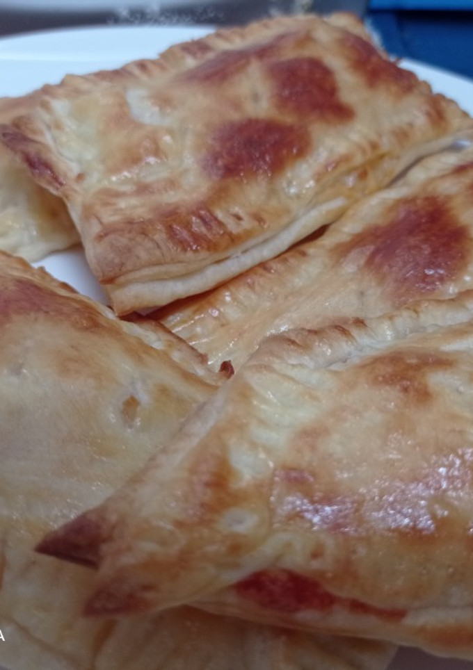 Una foto de Empanadas de hojaldre de jamón y queso