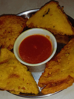 ब्रेड पकोड़ा (Bread pakoda recipe in hindi) रेसिपी मुख्य फोटो