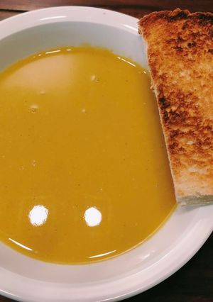 Indiai sárgaborsó krémleves recept fotója