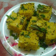 A picture of Raseela dhokla.
