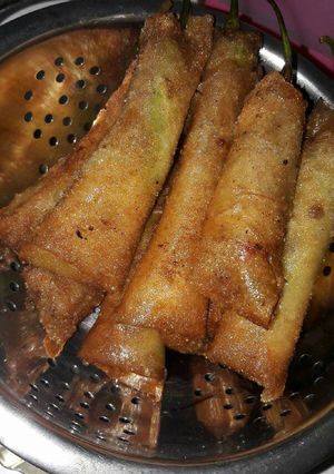 A picture of Dynamite (Chili Spring Rolls).