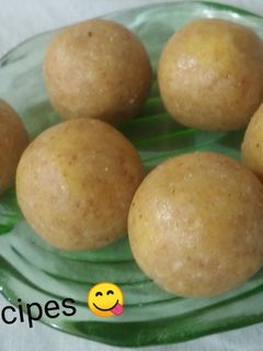 गुळ शेंगदाणा लाडू (gud shengdana ladoo recipe in marathi) रेसिपी चे मुख्य फोटो 