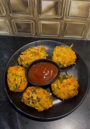 A picture of Crispy leftover Rice Veg Cutlets.