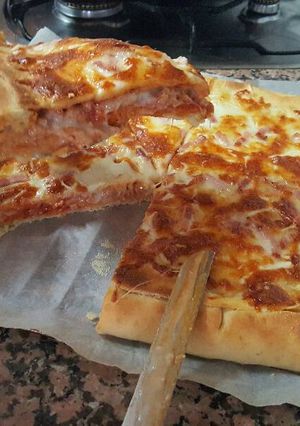 Una foto de Pizza burger