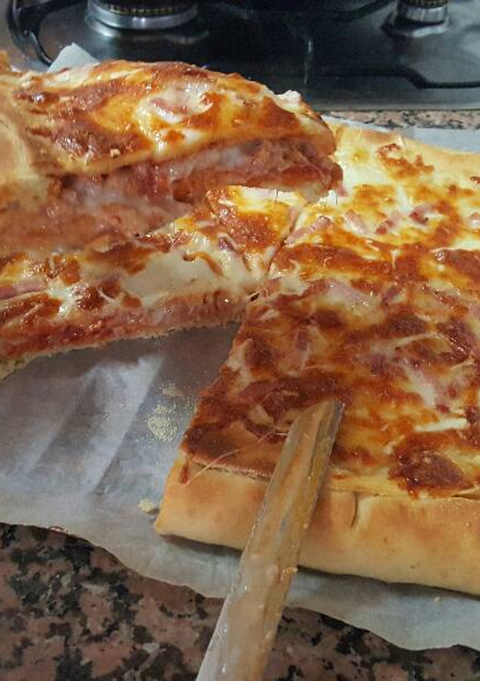 Una foto de Pizza burger