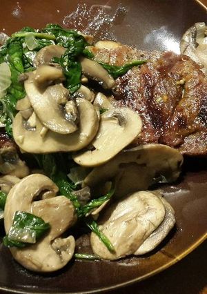 Foto resep NewYork Strip Loin Steak with Mushroom and Spinach
