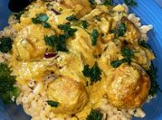 Une photo de boulette de poulet