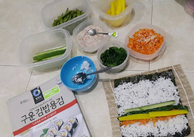 Langkah Mudah untuk Menyiapkan Kimbab Tuna Mayo (김밥 참치 마요) Anti Gagal