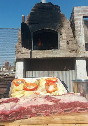 Una foto de Costillas con verduras al horno de barro