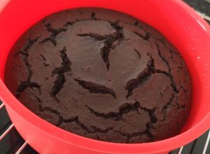Foto principal de Bizcocho de chocolate light para dieta - sin azúcar, sin harina y sin aceite (50 Kcal/ración)