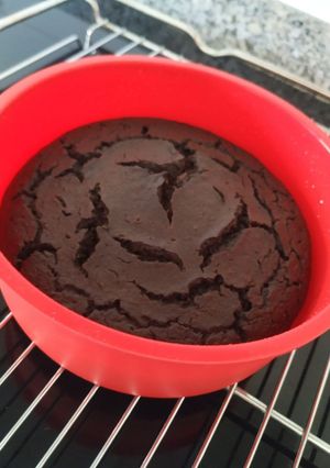 Foto principal de Bizcocho de chocolate light para dieta - sin azúcar, sin harina y sin aceite (50 Kcal/ración)