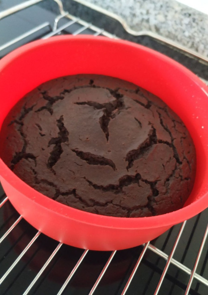 Una foto de Bizcocho de chocolate light para dieta - sin azúcar, sin harina y sin aceite (50 Kcal/ración)