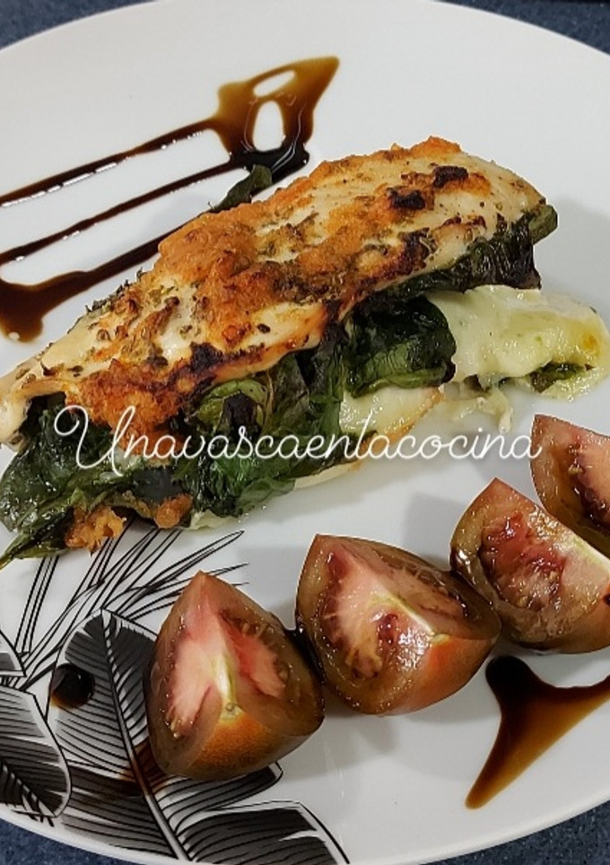 Una foto de Pechuga de pollo rellenas de mozzarella y espinacas
