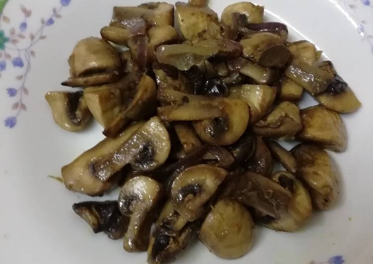 Step-by-Step Guide to Prepare Speedy Sautéed mushrooms and onions
