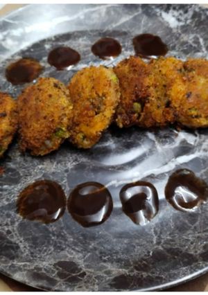 A picture of Aloo Matar Patties.