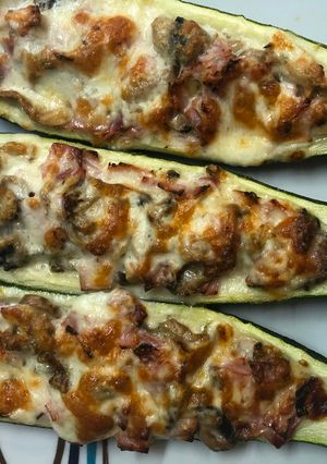 Töltött cukkinicsónak recept fotója