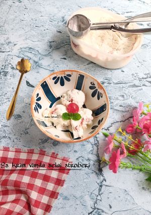 Foto resep Es krim vanila selai stroberi